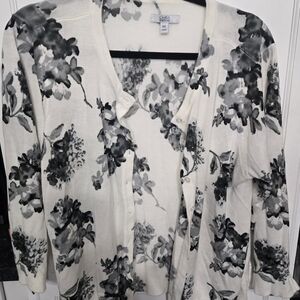 Croft & Barrow Black and White Floral Cardigan